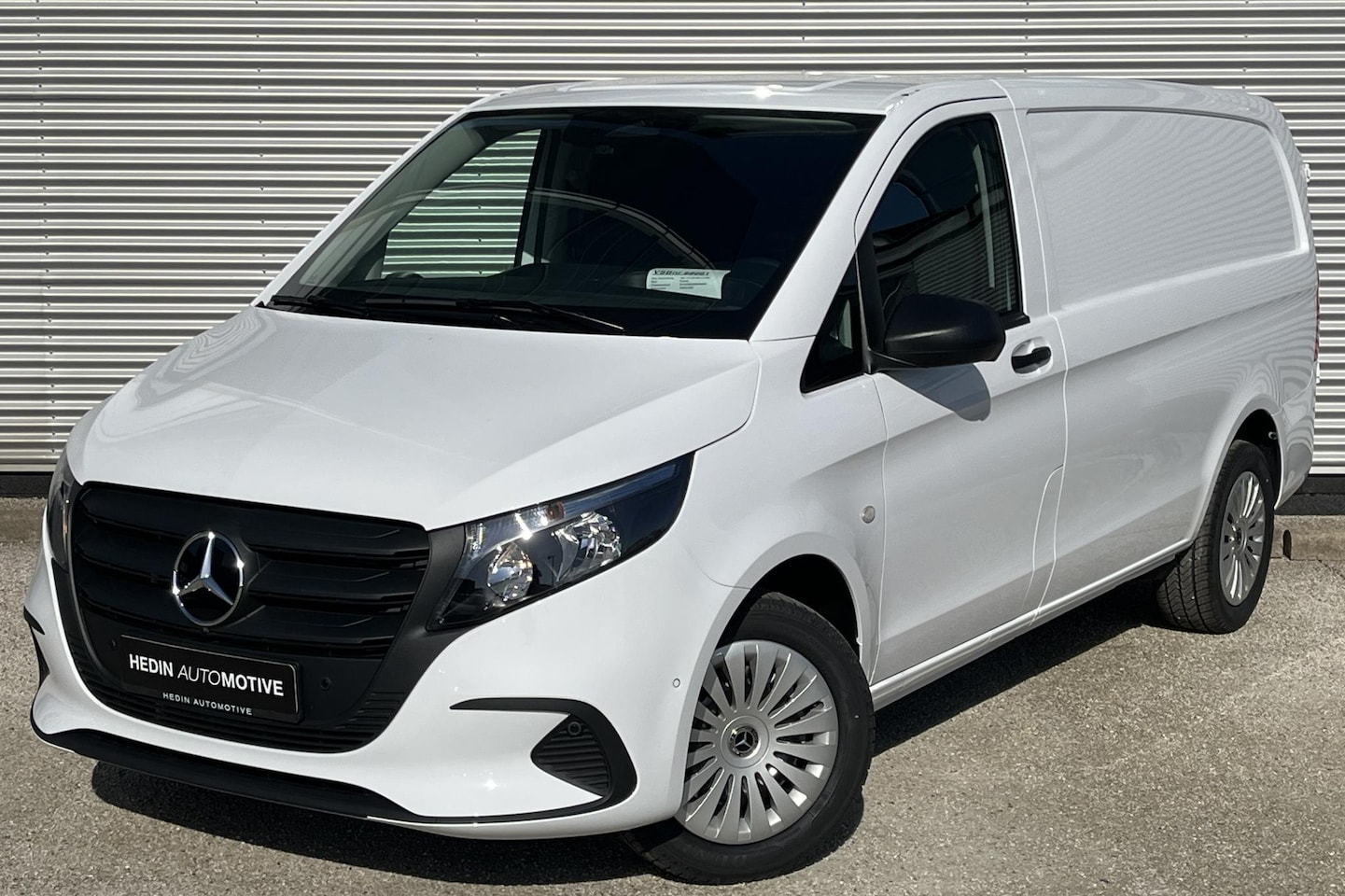 Mercedes-Benz Vito - 114 L2 Automaat Pro | Trekhaak | Parkeerpakket met achteruitrijcamera | Smartphone Integra - AutoWereld.nl