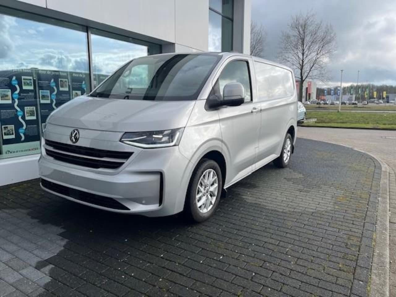 Volkswagen Transporter - 2.0 TDI L1H1 28 Bulli V-44-KZH - AutoWereld.nl