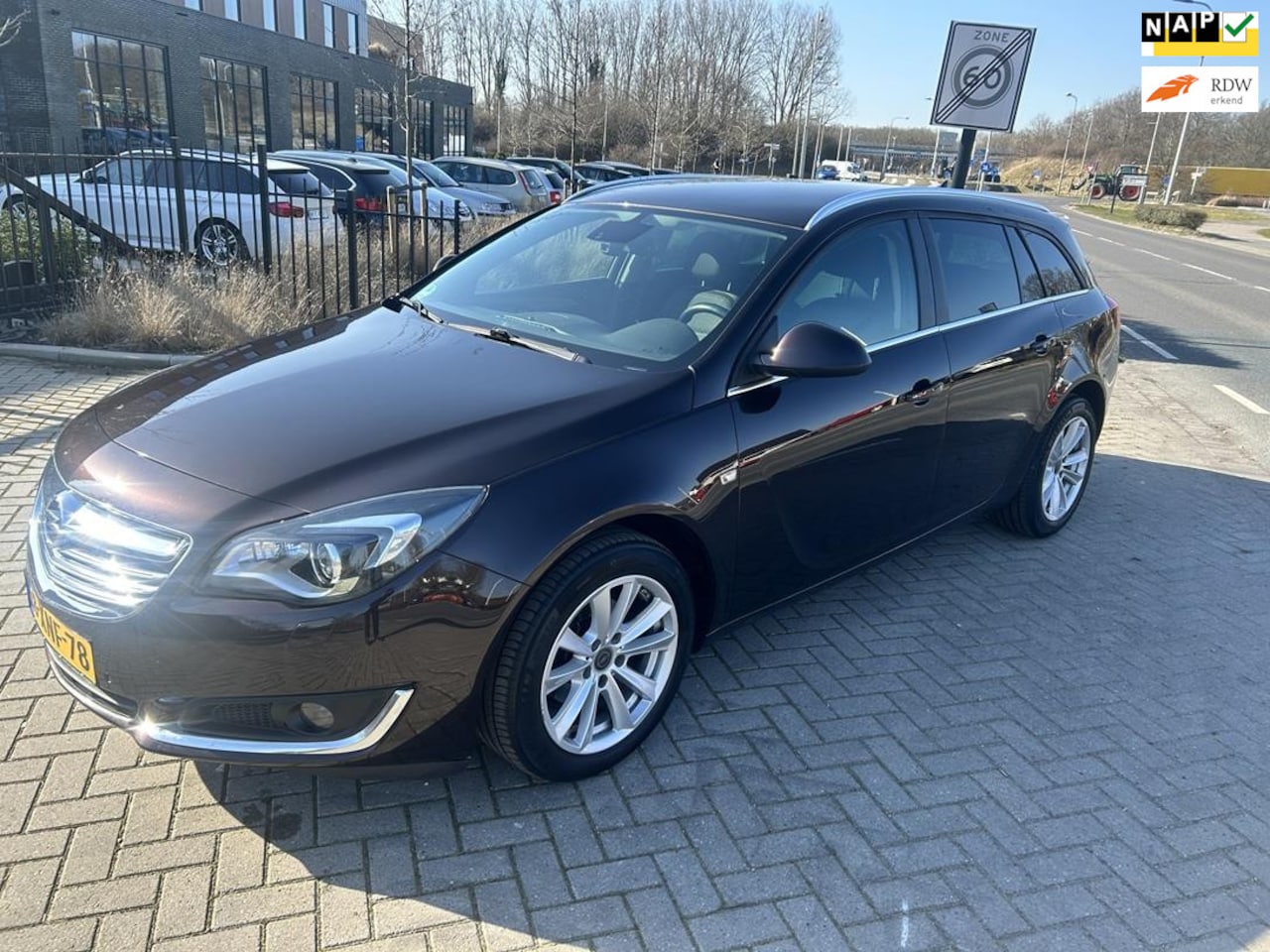 Opel Insignia Sports Tourer - 1.4 T EcoFLEX Business+ 2014! NAVIGATIE! CLIMA! Mooie auto! - AutoWereld.nl