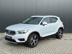 Volvo XC40 - T4 Recharge Inscription | Leder | 19 Inch | Keyless | Camera | DAB | Stoelverwarming