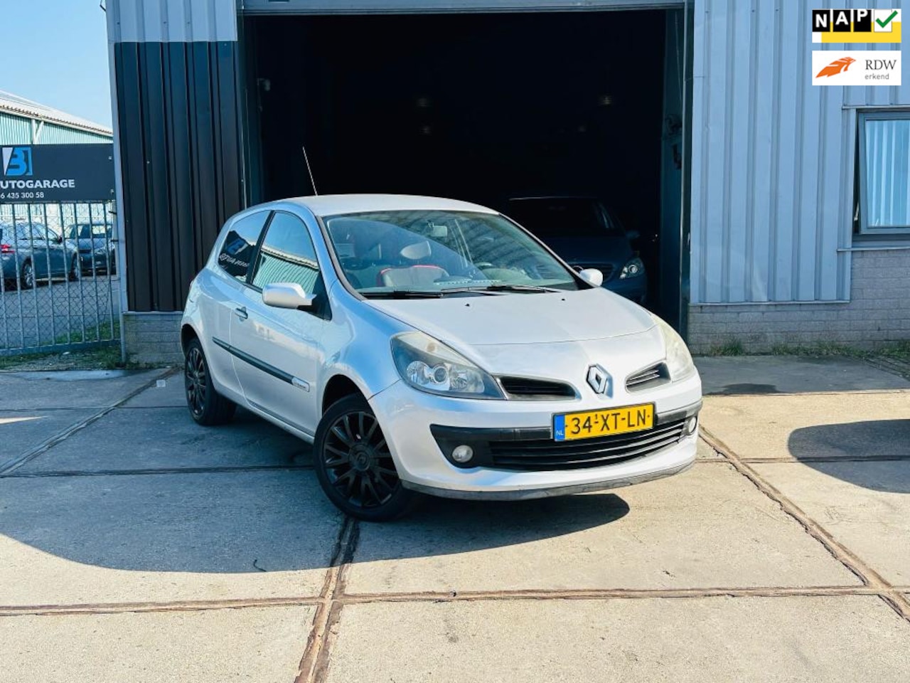 Renault Clio - 1.4-16V Rip Curl 1.4-16V Rip Curl (Airco+Metaal Velgen+NAP) - AutoWereld.nl