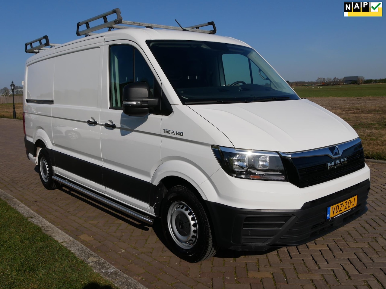 MAN TGE - 30 2-140 2.0 103kW AUT NAV 3-SEATS - AutoWereld.nl