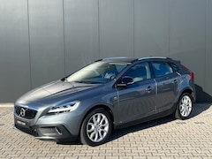 Volvo V40 Cross Country - T3 Nordic+ | Trekhaak | Camera | Standkachel | Stoelverwarming | Navigatie | Keyless | Ada