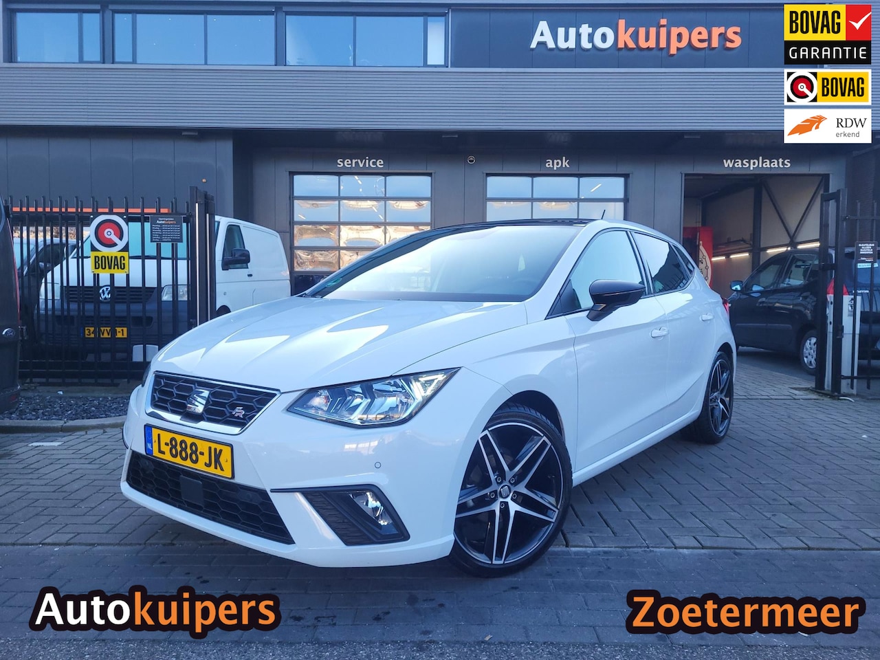 Seat Ibiza - 1.0 TSI FR Business Intense | Met panoramadak, camera, cruise control, navigatie en AppleC - AutoWereld.nl