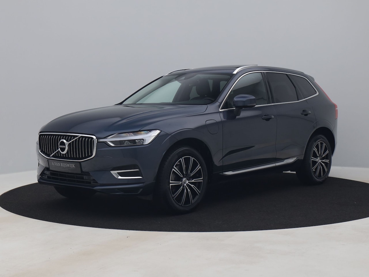 Volvo XC60 - 2.0 Recharge T6 AWD Inscription | PANO | CAMERA | KEYLESS | TREKHAAK - AutoWereld.nl