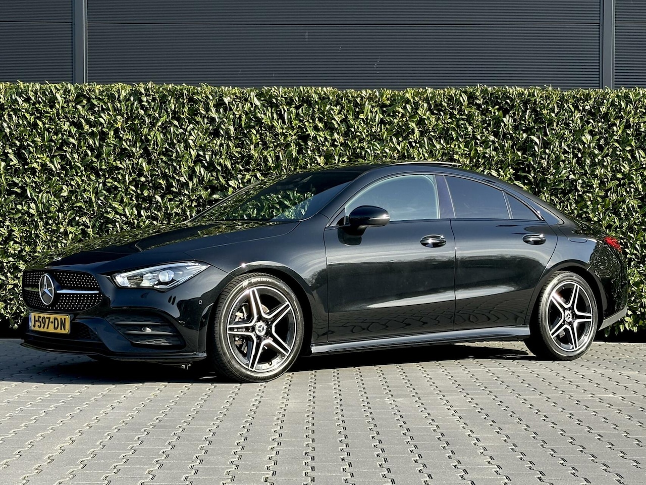 Mercedes-Benz CLA-Klasse - 180 180, AMG-PAKKET, FULL OPTIONS, NIEUW MODEL, NL AUTO, NAP, LEDER/ALCANTARA, PANO, CRUISE, N - AutoWereld.nl