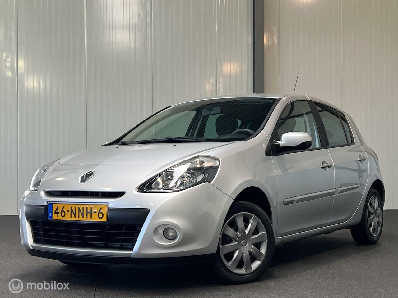 Renault Clio - 1.2 Collection [ NAP trekh airco BT audio ] - AutoWereld.nl