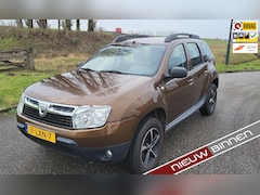 Dacia Duster - 1.6 Lauréate 2wd | VAN 2e EIGENAAR | TREKHAAK |