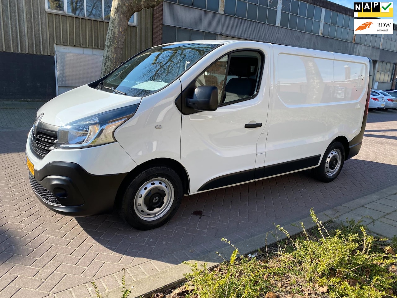 Renault Trafic - 1.6 dCi T27 * 2017 * Euro6 * Airco * Cruise Control * PDC * Elek Ramen * APK 3-7-2025 * Ri - AutoWereld.nl