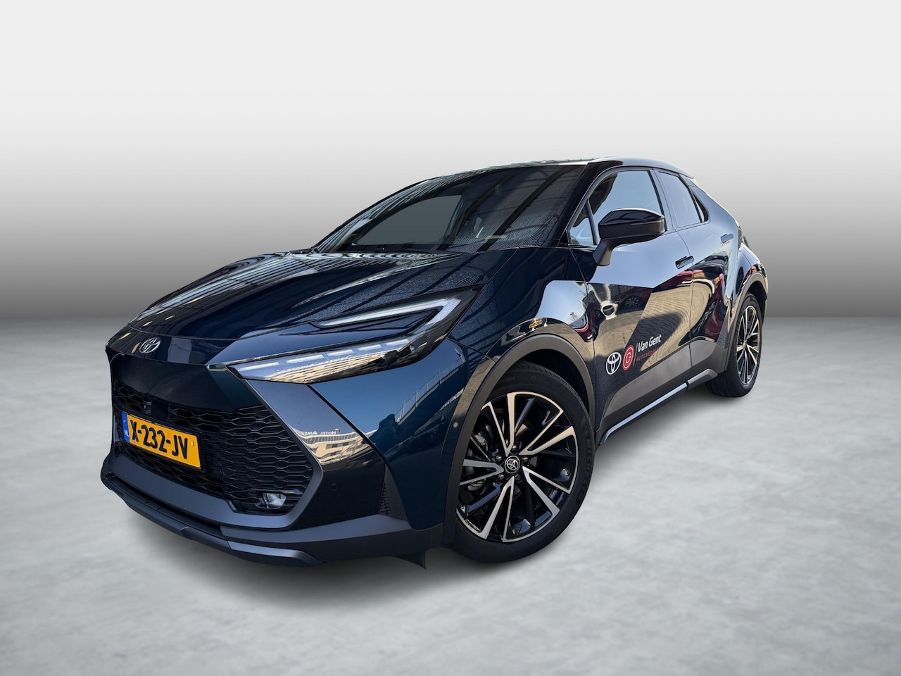 Toyota C-HR - 1.8 Hybrid Executive | Panoramadak | Dodehoek | JBL - AutoWereld.nl