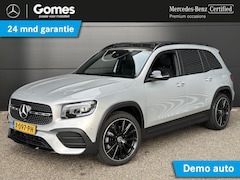 Mercedes-Benz GLB - 180 AMG Line | Premium | Nightpakket | Panoramadak | Achteruitrijcamera | Stoelverwarming