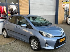 Toyota Yaris - 1.5 Full Hybrid Aspiration, navigatie, Climat, automaat, camera, lichtmetaal, pdc, apk, na