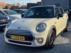 MINI Cooper - 1.5 Sport Groot Navi Clima 6 Bak