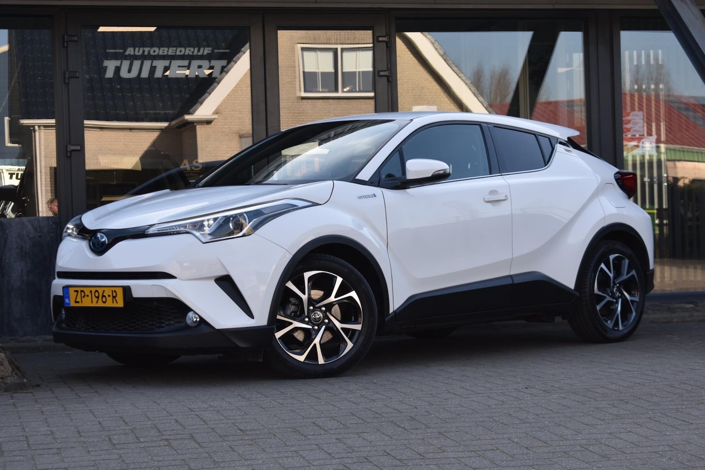 Toyota C-HR - 1.8 Hybrid Dynamic | TREKHAAK | NAVIGATIE | STOELVERWARMING | DEALER ONDERHOUDEN | NAP - AutoWereld.nl