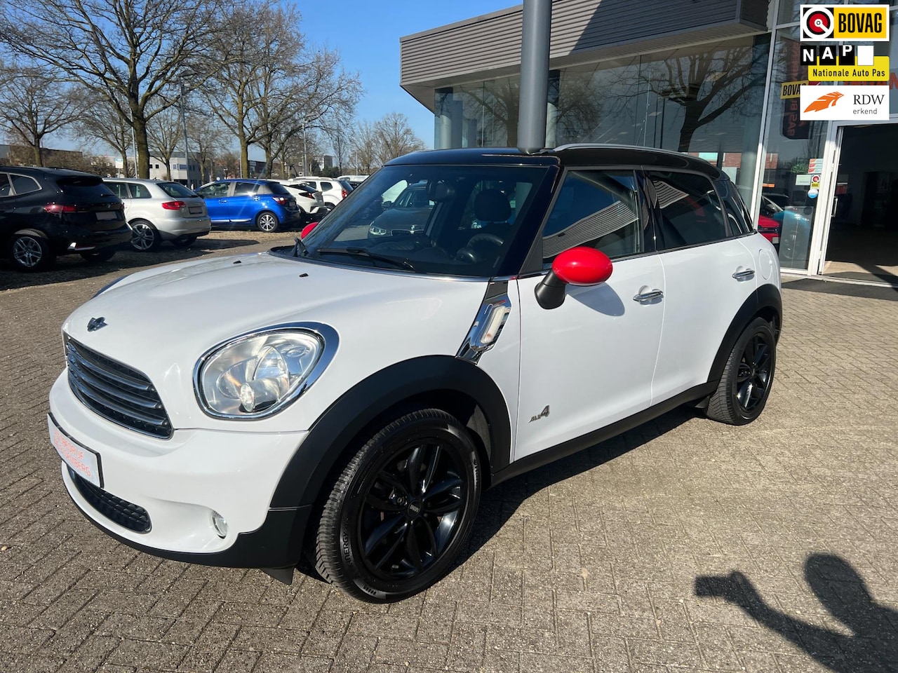 MINI Countryman - 1.6 Cooper ALL4 Pepper Mini 1.6 Cooper ALL4 Pepper, Automaat, Navi, clima, etc. - AutoWereld.nl