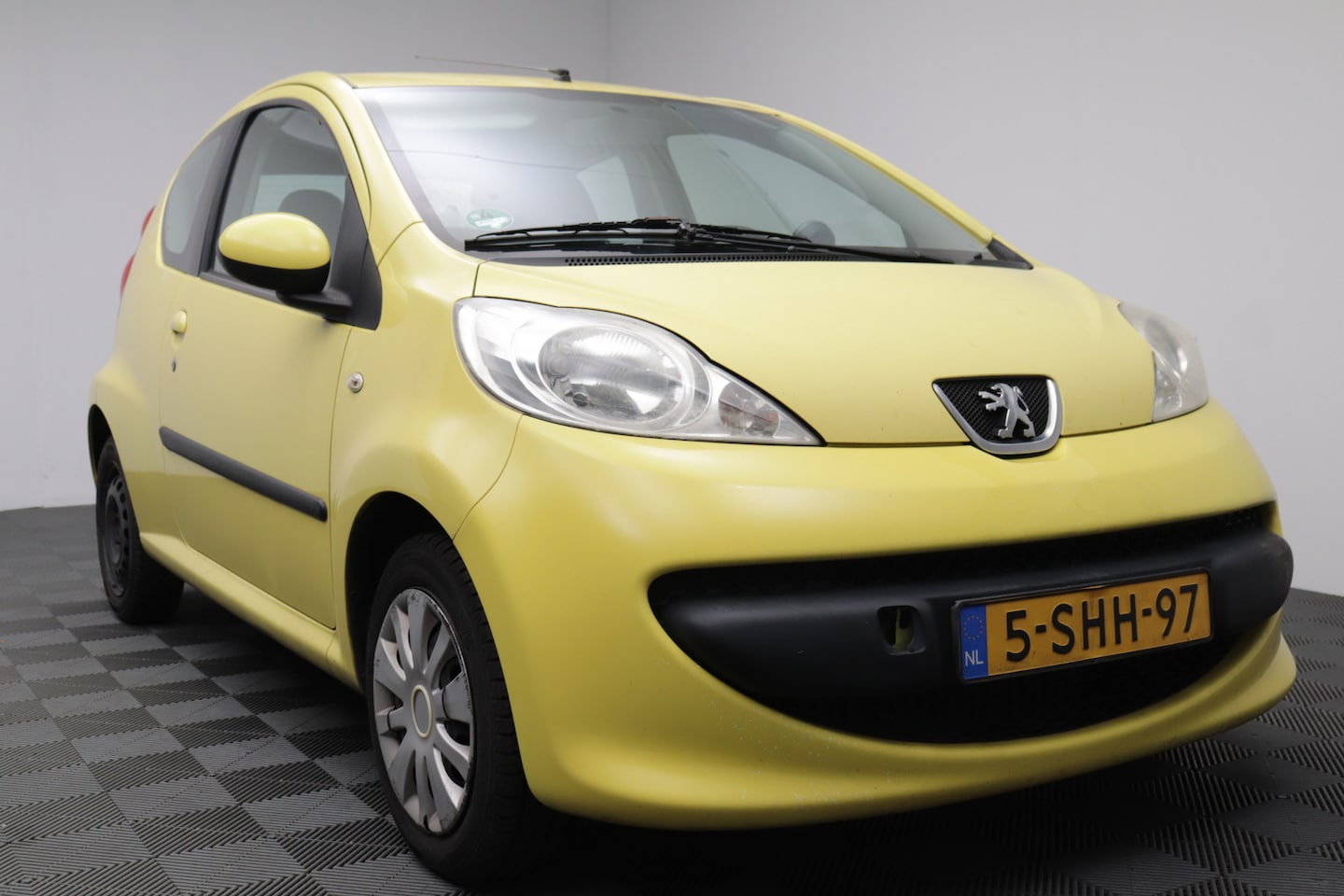 Peugeot 107 - 1.0-12V XR 1.0-12V XR - AutoWereld.nl