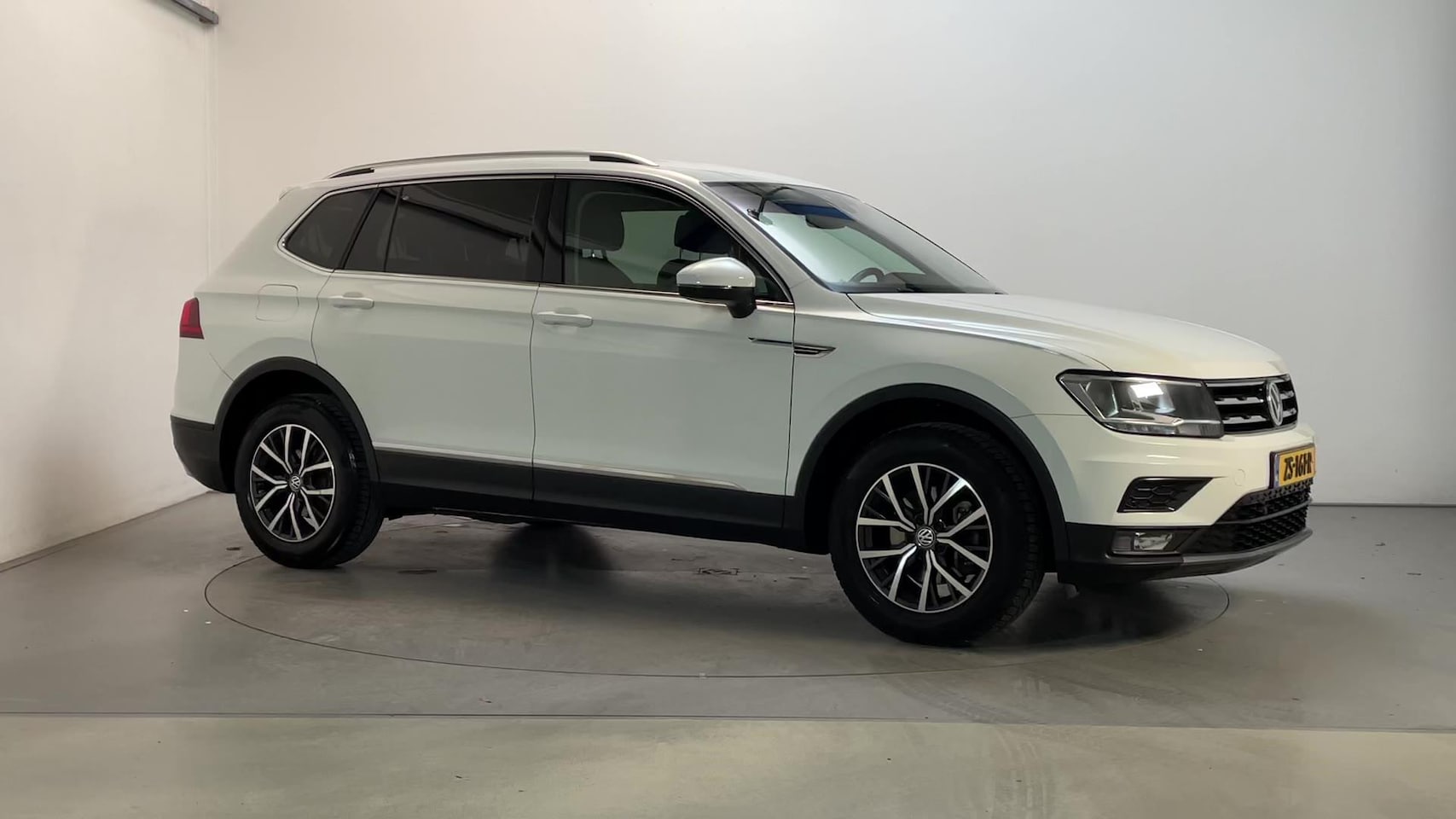 Volkswagen Tiguan Allspace - 1.5 TSI 150pk DSG Comfortline Business 7p. Stoelverwarming Navigatie DAB+ App-Connect - AutoWereld.nl