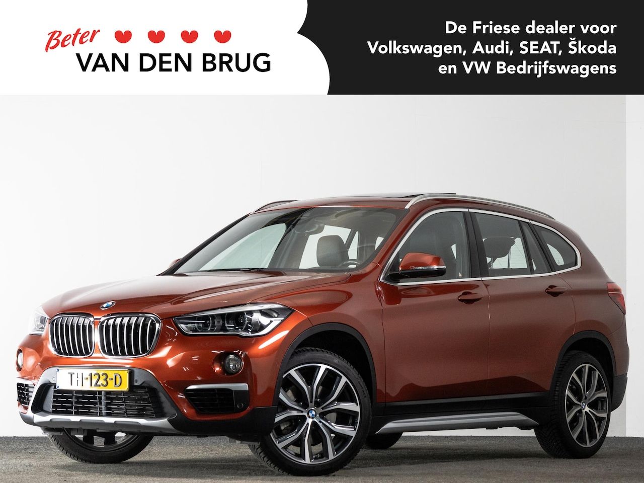 BMW X1 - sDrive20i 192 PK High Executive AUTOMAAT | LED | Panoramadak | Leder | Head-Up | Trekhaak - AutoWereld.nl