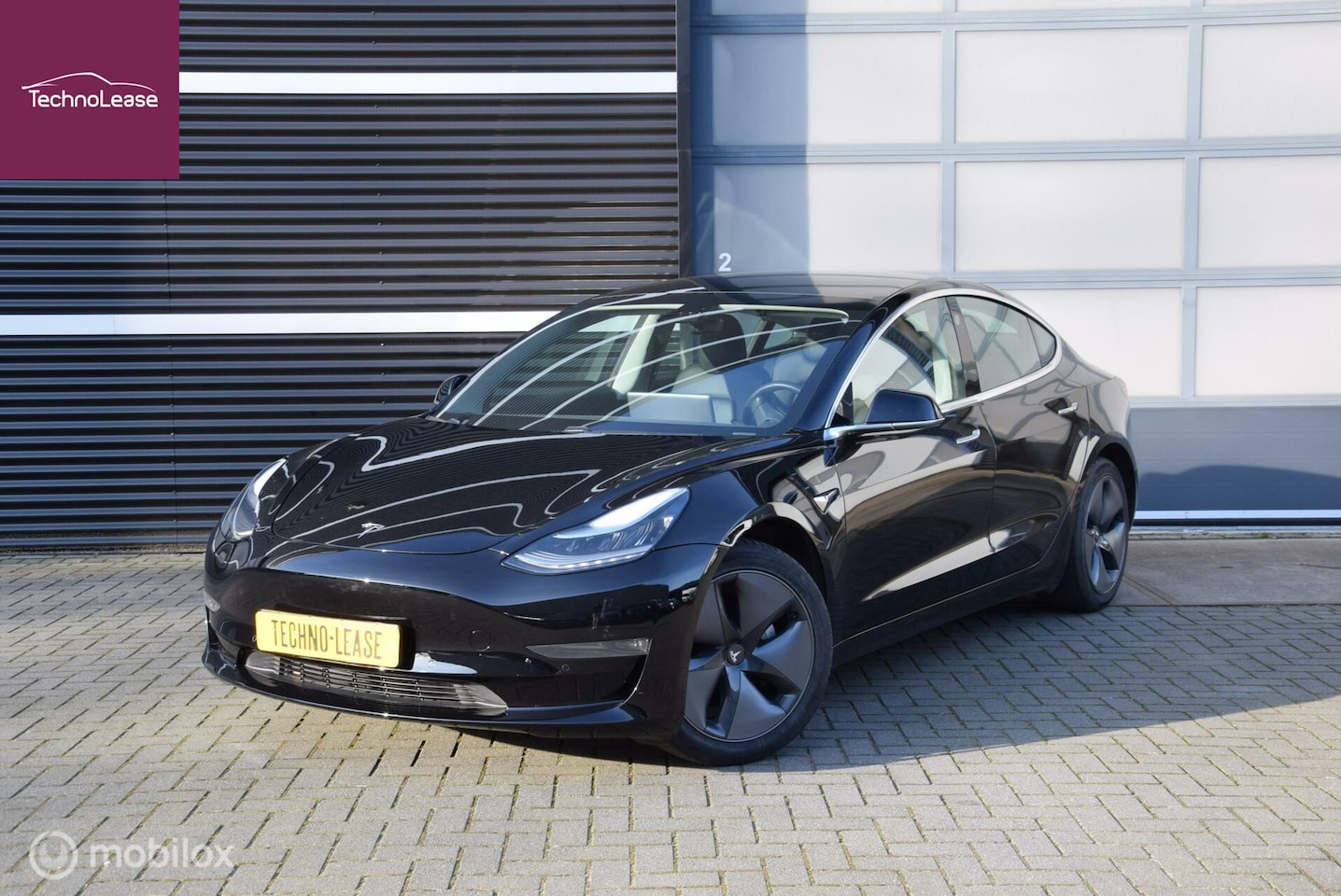 Tesla Model 3 - Long Range RWD Long Range AWD 75 kWh - AutoWereld.nl