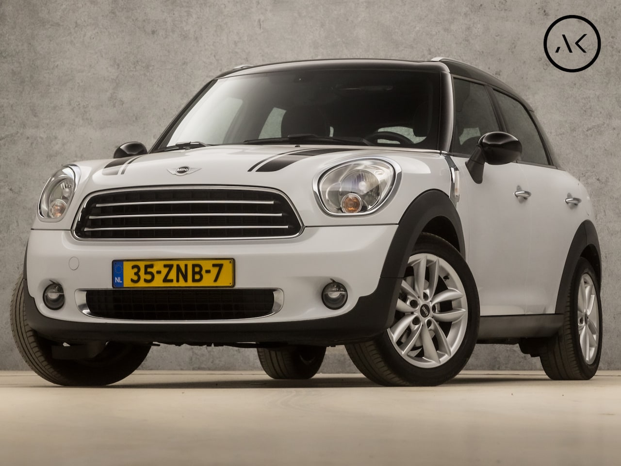 MINI Countryman - Mini 1.6 Cooper Sport Automaat (PANORAMADAK, LOGISCH NAP, NAVIGATIE, CLIMATE, STOELVERWARM - AutoWereld.nl