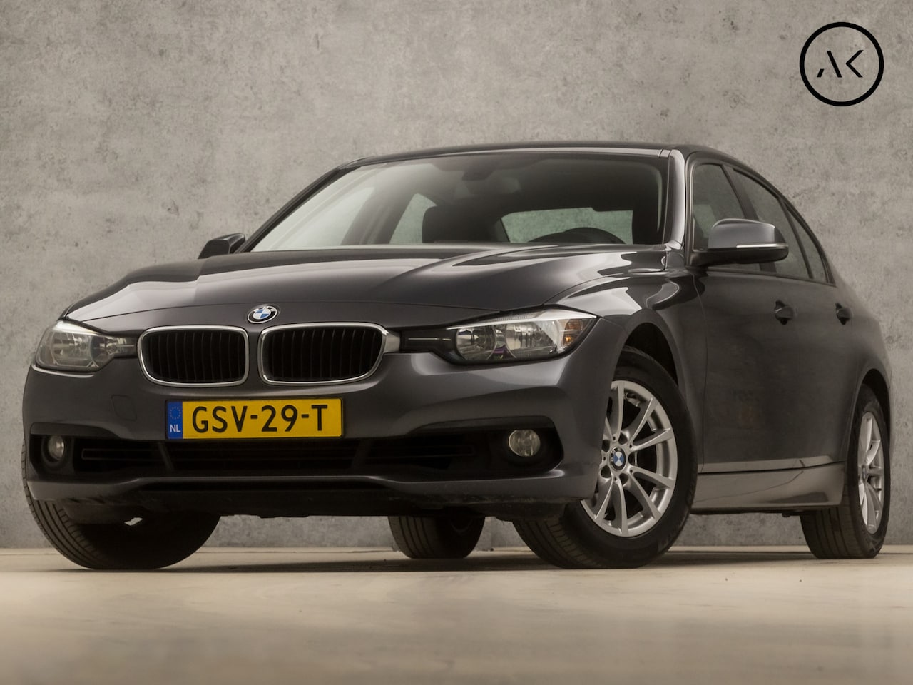 BMW 3-serie - 318i High Executive Automaat (NAVIGATIE, DEALER ONDERHOUDEN, CLIMATE, LEDEREN SPORTSTOELEN - AutoWereld.nl