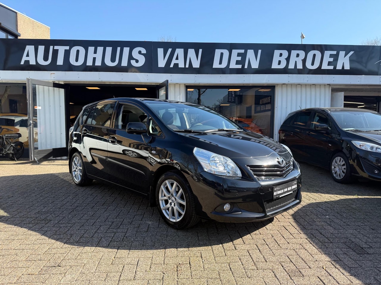 Toyota Verso - 1.8 VVT-i Business Pano Navi Cruise Ctr Lmv Elek Pakket Nw Apk - AutoWereld.nl