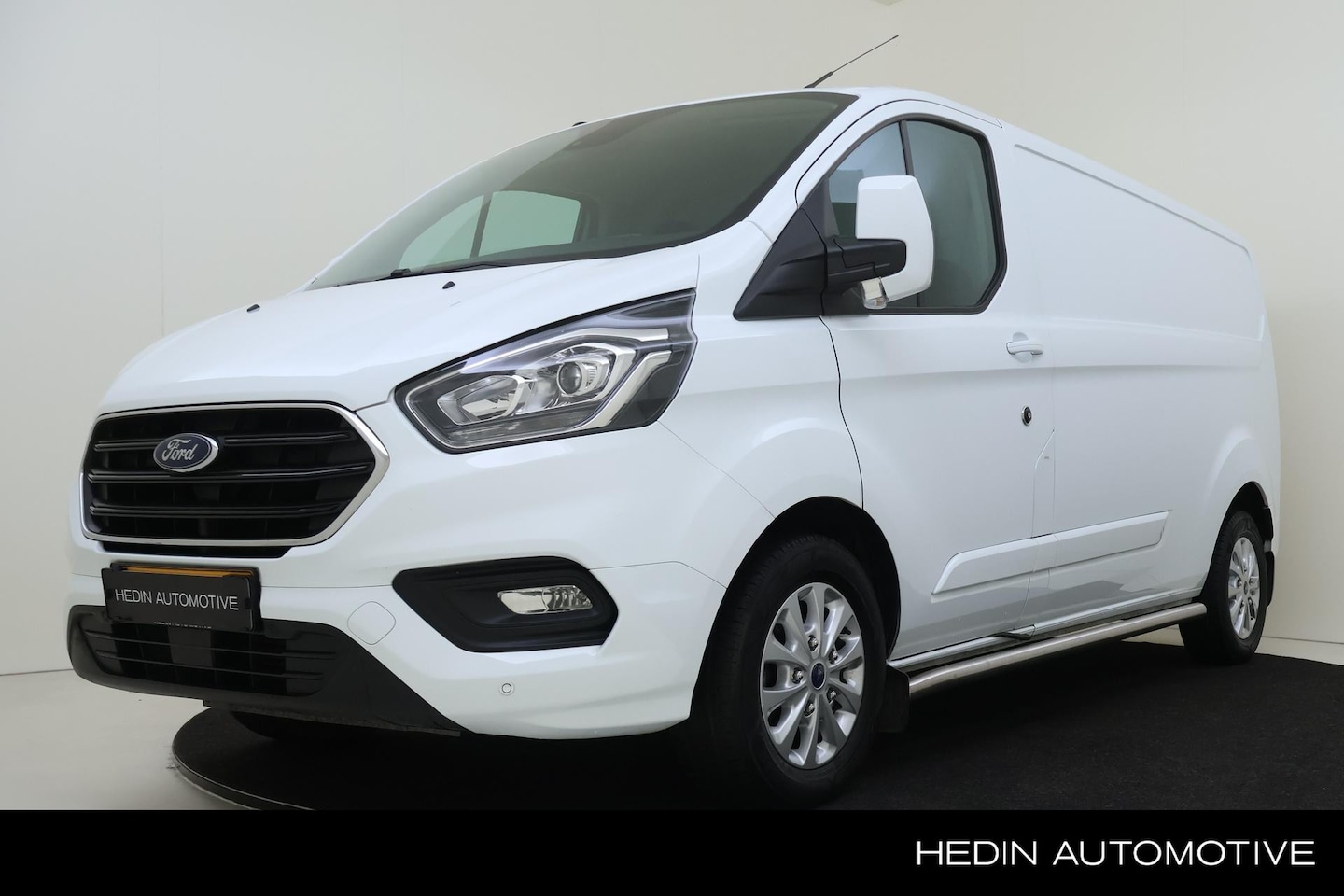 Ford Transit Custom - 300 2.0 TDCI L2H1 Limited | Trekhaak | Side Bars - AutoWereld.nl