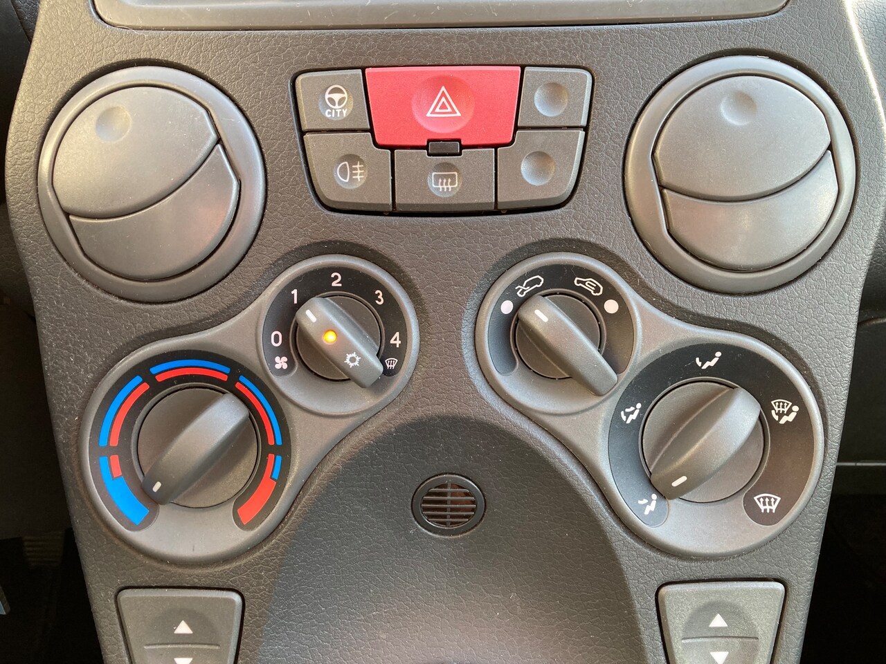 Fiat Panda - 1.2 Edizione Cool Airco, Trekhaak Nieuwe Distributie en Remmen!