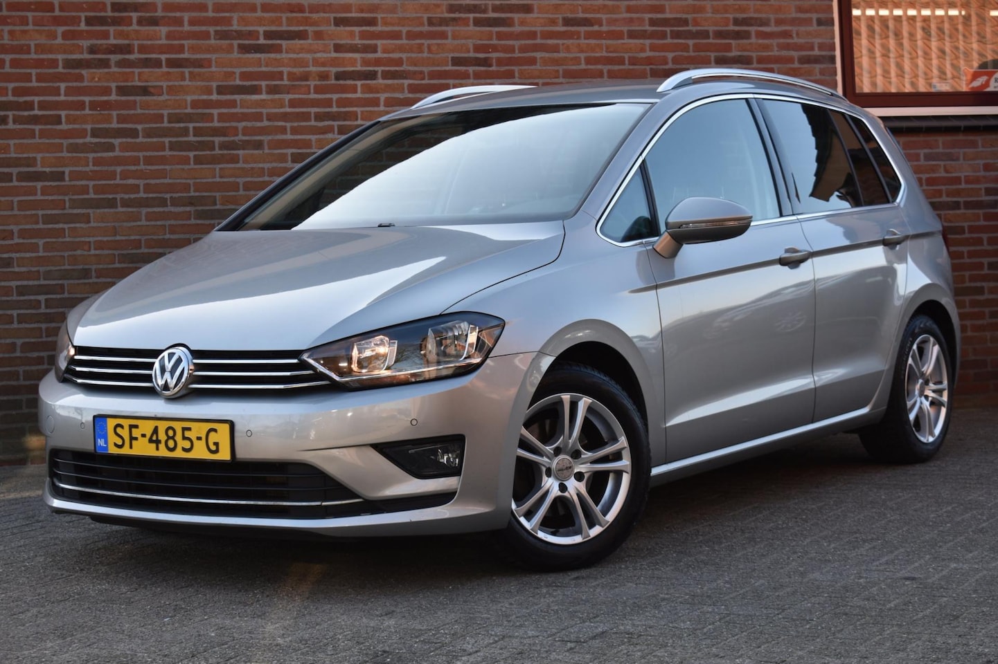 Volkswagen Golf Sportsvan - 1.6 TDI Highline '15 Clima Cruise - AutoWereld.nl