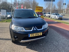 Mitsubishi Outlander - 2.4 Inspire 2WD CRUISE CONTR AIRCO