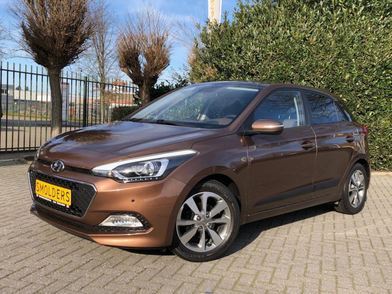 Hyundai i20 - 1.4, 100PK, 6 versn., Clima, Cruise Control, Panoramadak, Parkeersensoren, Privacy Glas, L - AutoWereld.nl