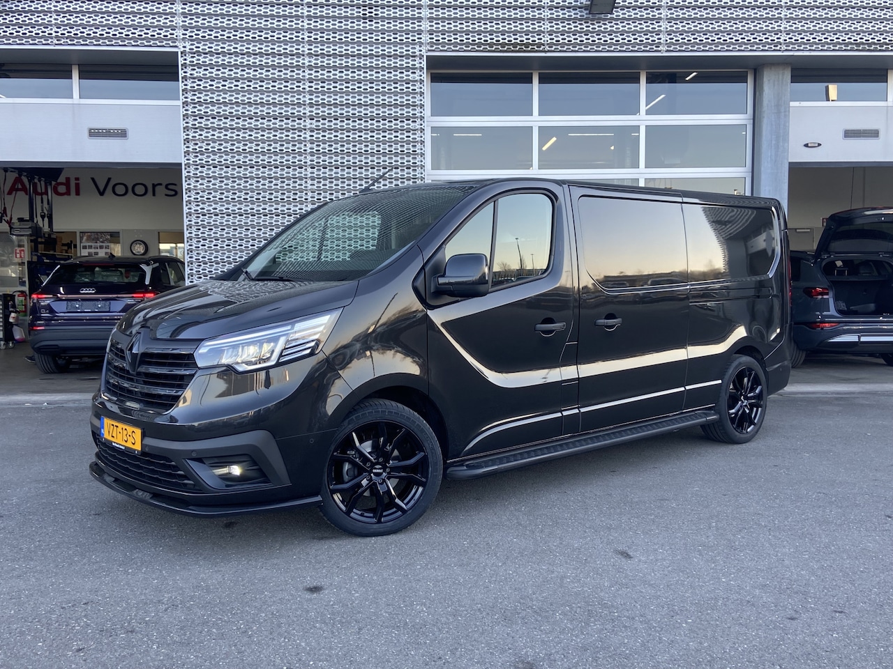 Renault Trafic - | 170 pk | Automaat | Dubbele Schuifdeur | Camera | Keyless | Navi - AutoWereld.nl