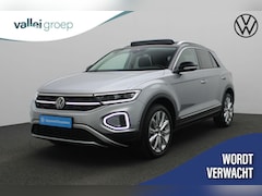 Volkswagen T-Roc - 1.0 TSI 110 pk Style | Panoramadak | Navigatie Discover Pro | Beats Audio | IQ Light | Ach