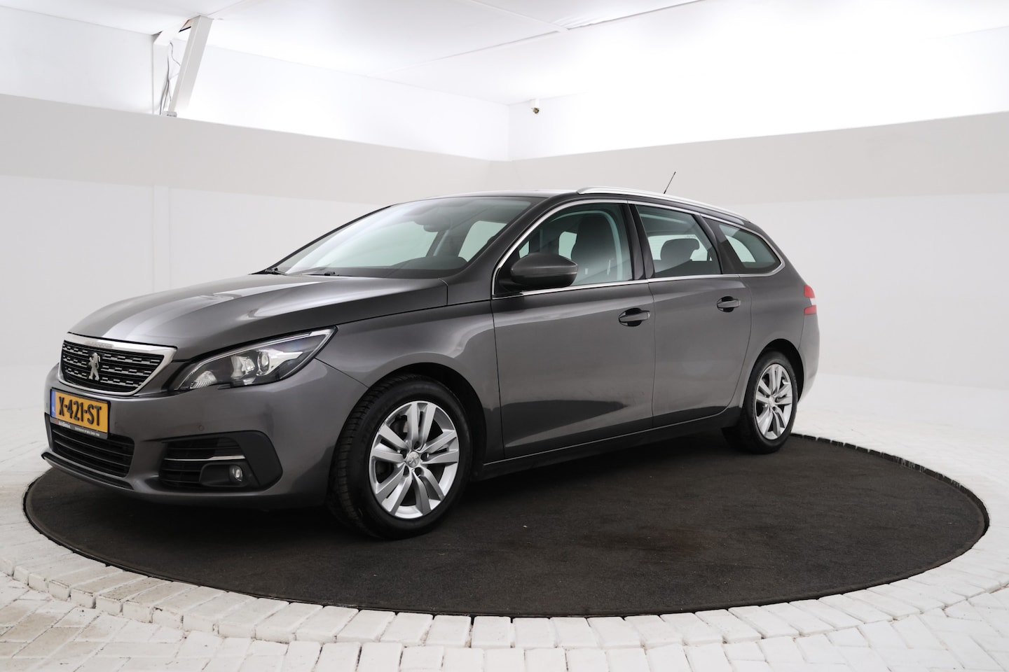 Peugeot 308 SW - 1.5 BlueHDi Allure Halfleder, climate, navigatie, - AutoWereld.nl