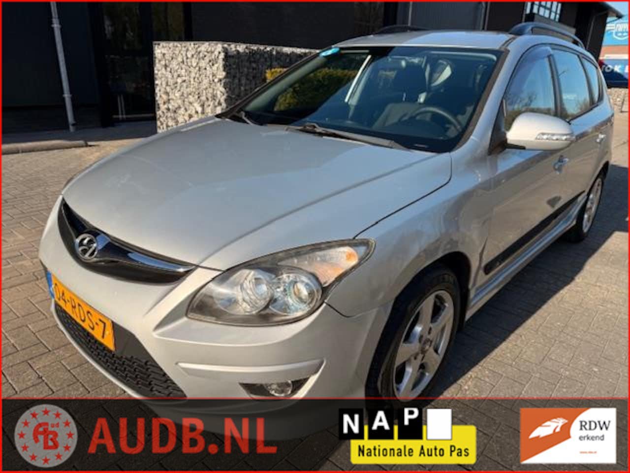 Hyundai i30 CW - 1.6i Active | AUTOMAAT| SPECIAAL VOOR INVALIDE AANGEPAST | - AutoWereld.nl