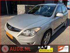 Hyundai i30 CW - 1.6i Active | AUTOMAAT| SPECIAAL VOOR INVALIDE AANGEPAST |