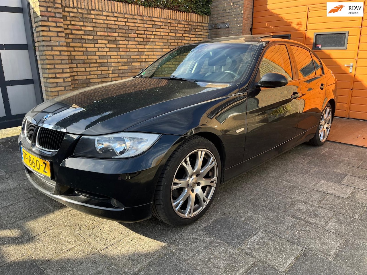 BMW 3-serie - 318i High Executive 318i High Executive - AutoWereld.nl