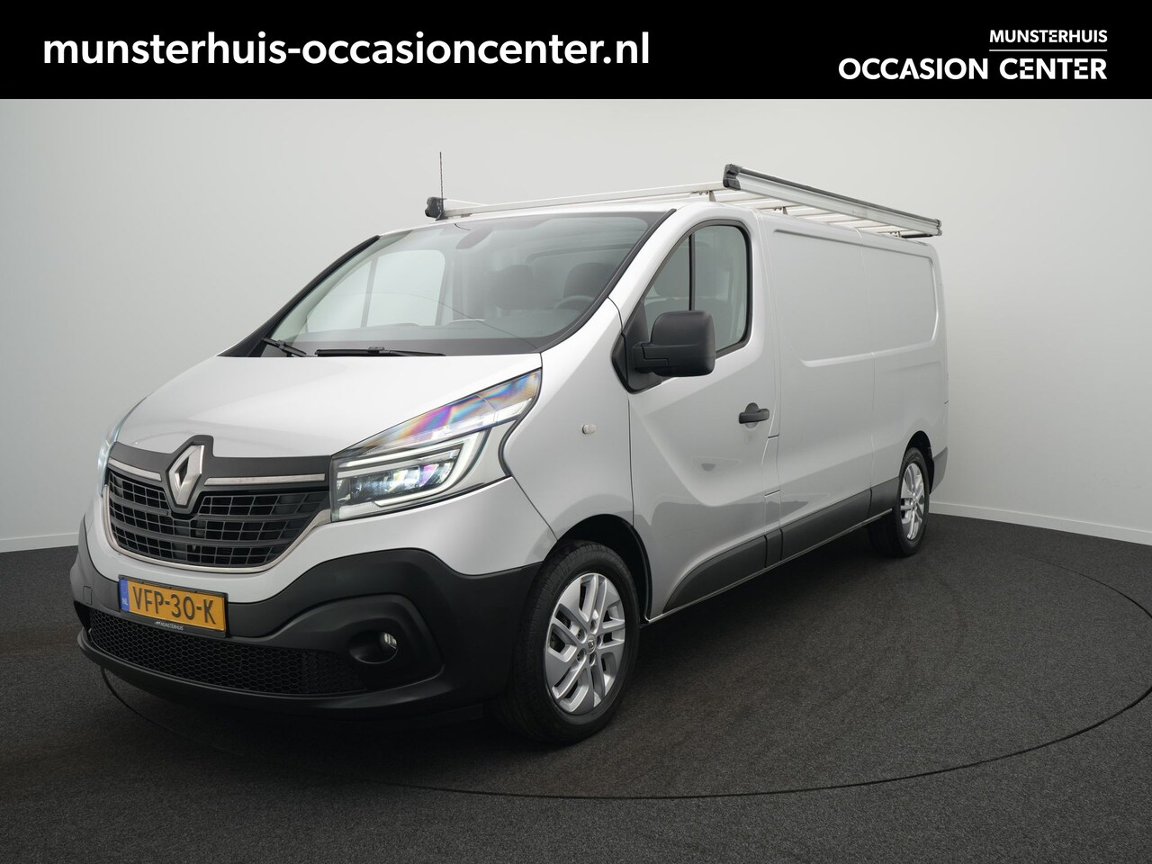 Renault Trafic - 2.0 dCi 120 T29 L2H1 Comfort - Trekhaak - Imperiaal - Achteruitrijcamera - Navigatie - AutoWereld.nl