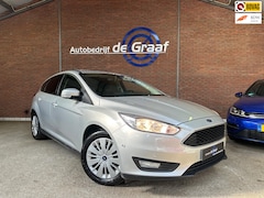 Ford Focus - 1.0|PANO/CRUISE/CAMERA/NAVI/PDC|