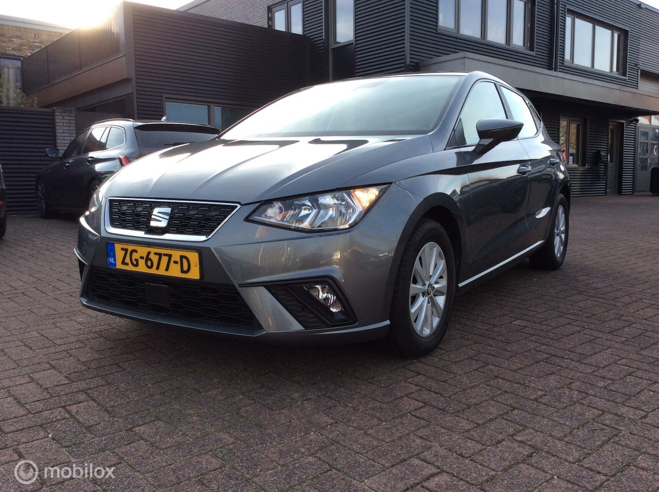 Seat Ibiza - 1.0 MPI Reference 5-Deurs Apple Carplay climate contr - AutoWereld.nl