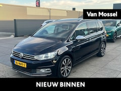 Volkswagen Touran - 1.2 TSi H6 Highline | 7-Persoons | Panoramadak | Led Koplampen | Afn. Trekhaak | Navi | Le