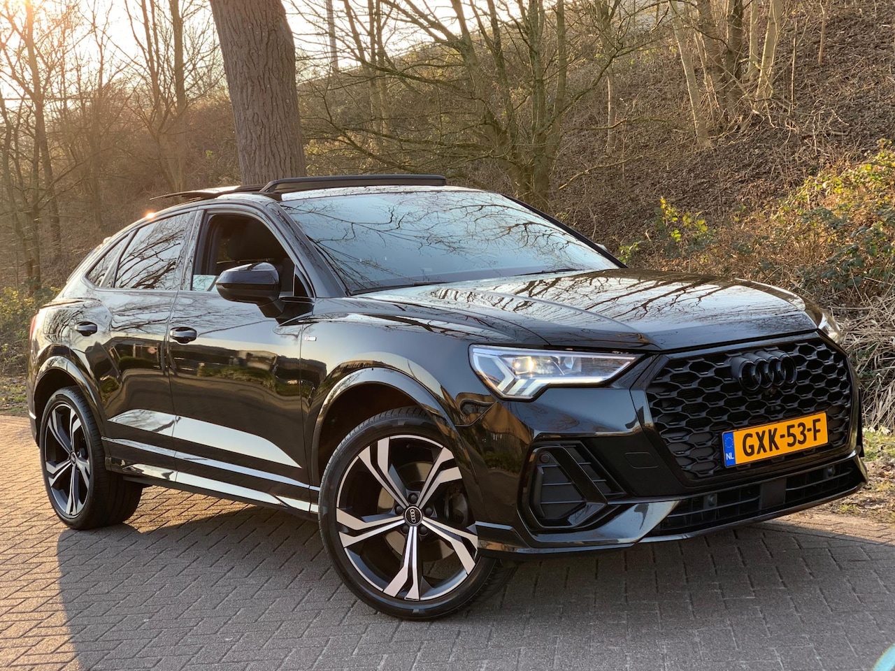 Audi Q3 Sportback - 45 TFSI e S Edition 3x S-line|Black| Pano|Matrix LED| 21''|B&O| - AutoWereld.nl