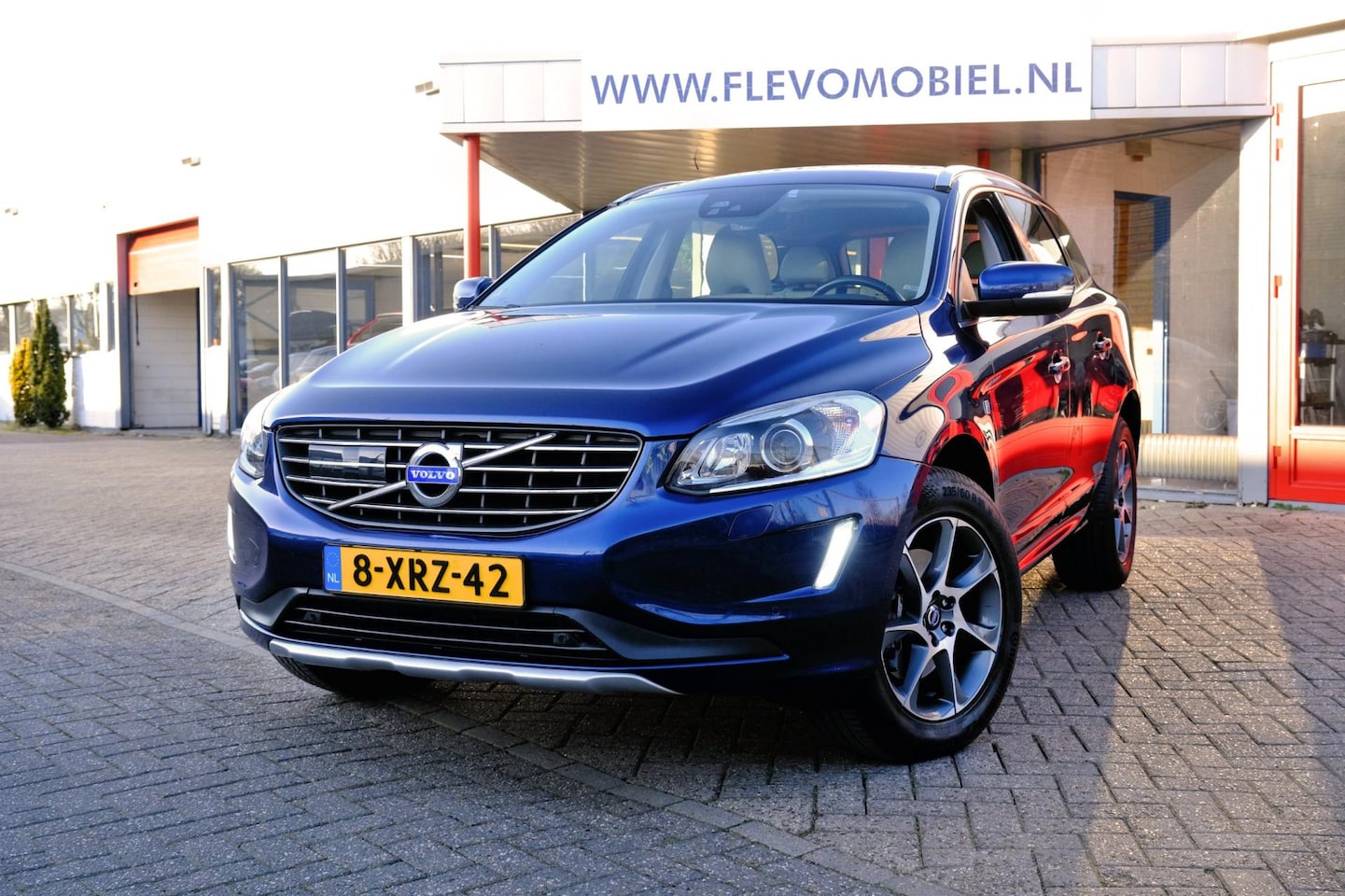 Volvo XC60 - 2.0 T5 245pk FWD Ocean Race Aut. Pano|Leder|Xenon|Navi|Adapt.Cruise - AutoWereld.nl