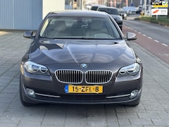 BMW 5-serie - 520i High Executive , navigatie. Climate cruise Controle, aluminium velgen , nieuwe apk