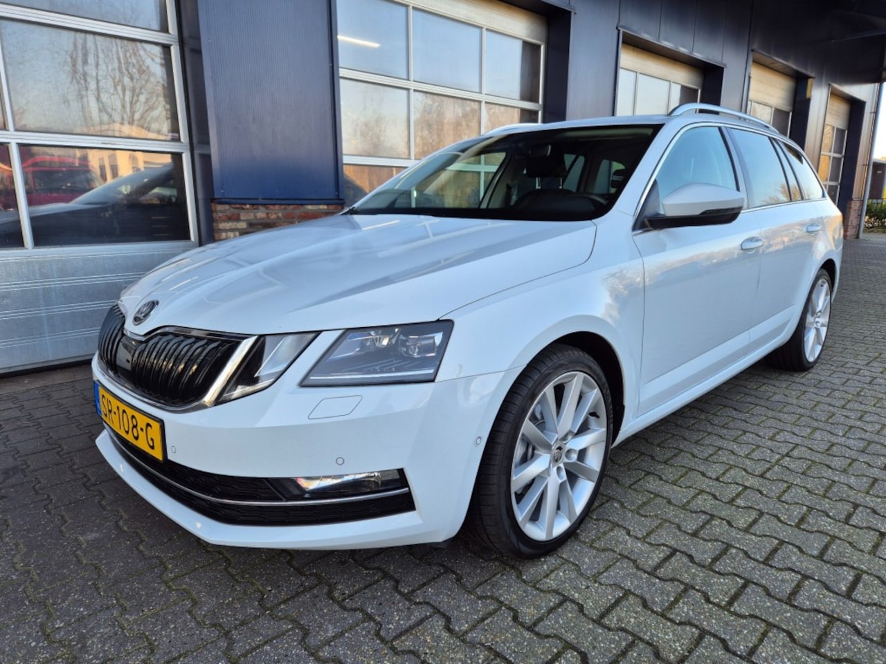 Skoda Octavia - 1.0 TSI Greentech Style Business ALL IN. - AutoWereld.nl