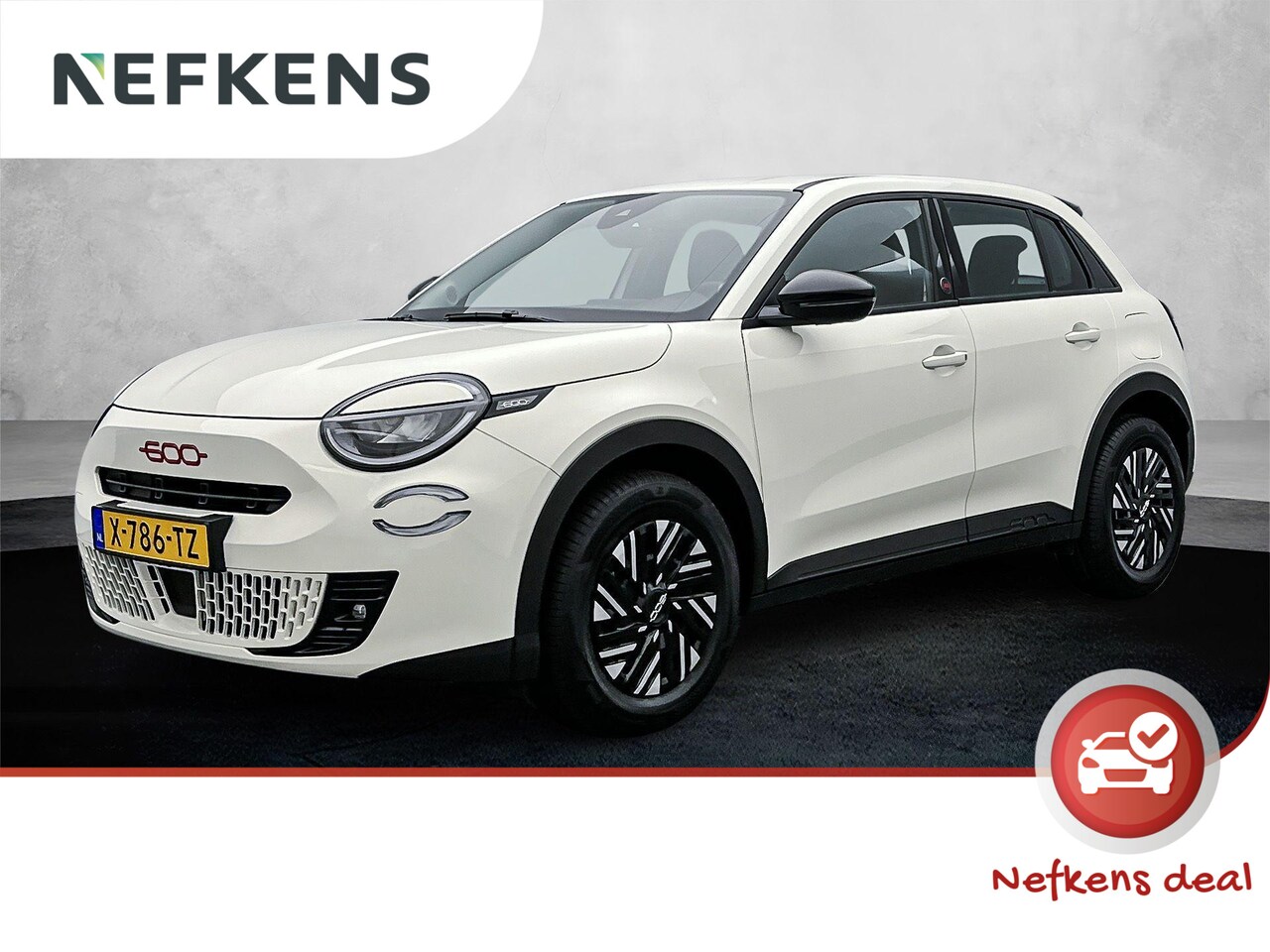 Fiat 600e - 54 kWh RED | Apple Carplay/Android Auto | Parkeersensoren | Keyless Start - AutoWereld.nl