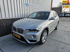 BMW X1 - SDrive20i High Executive / Trekhaak / stoelverwarming / cruisecontr