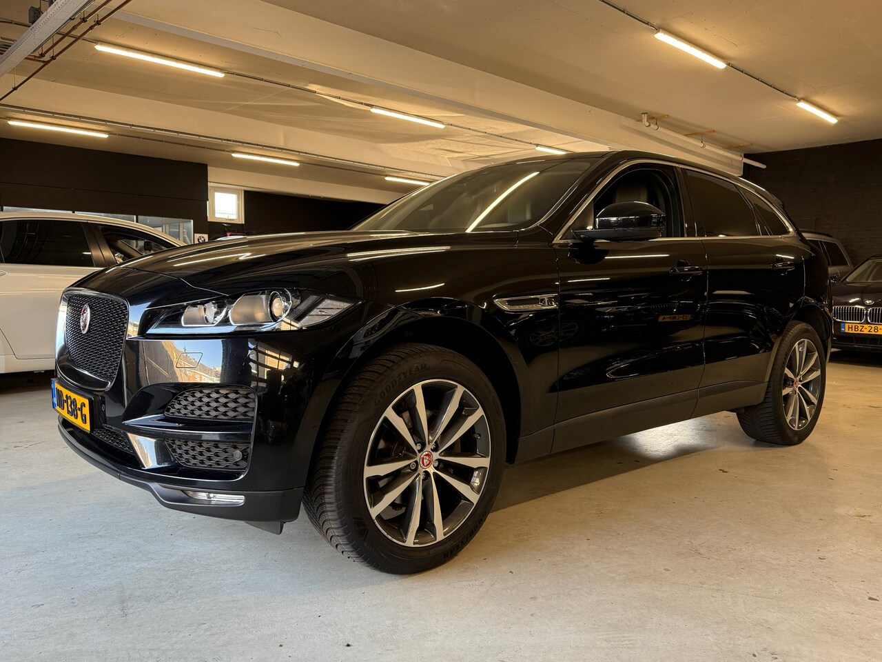 Jaguar F-Pace - 2.0 Portfolio AWD 20d - Trekhaak - AutoWereld.nl