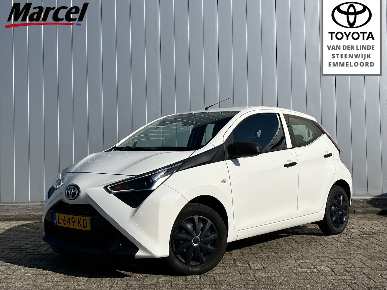 Toyota Aygo - 1.0 VVT-i x-fun NL auto Dealer onderhouden Airco Bluetooth Slechts 14534 km! - AutoWereld.nl