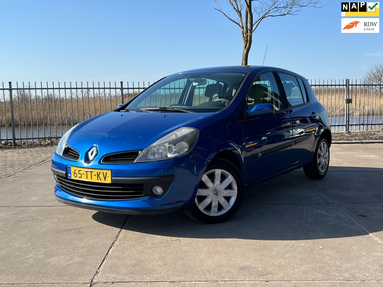 Renault Clio - 1.6-16V Privilège | UNIEK! | 59.000 KM! | Automaat | - AutoWereld.nl